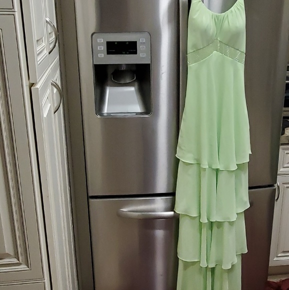 Gorgeous dress - Picture 3 of 8